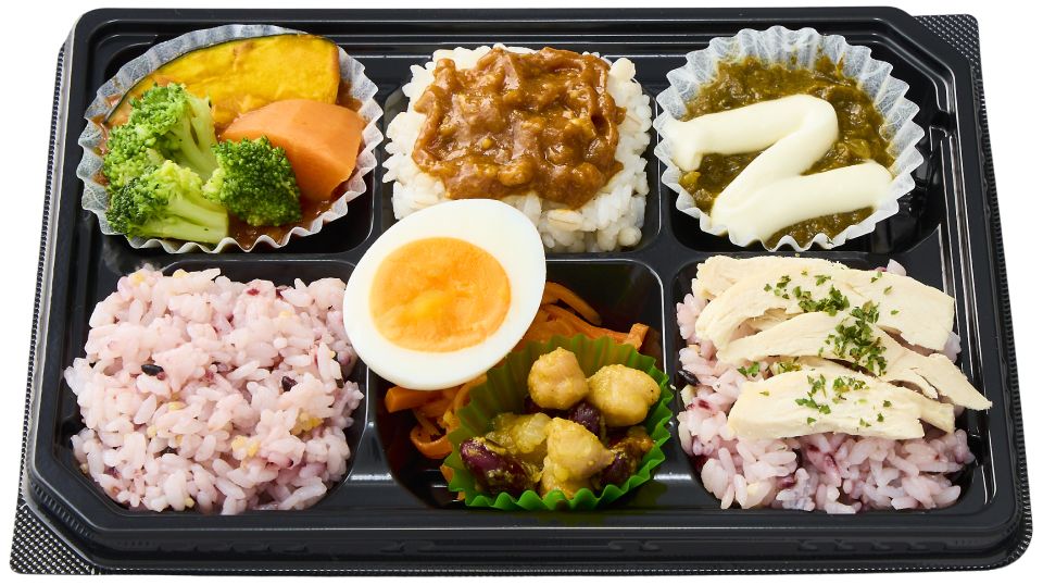 1食分緑黄色野菜の弁当（少しずつ楽しめる3種カレー）