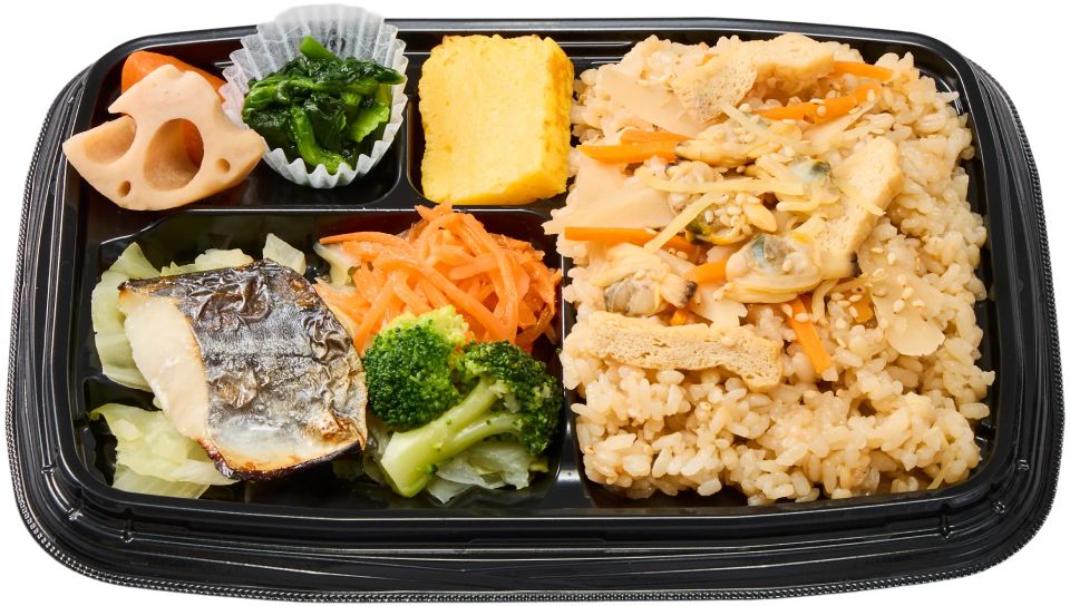 1食分緑黄色野菜のお弁当（学生考案 鰆の味噌焼きとあさりご飯弁当）