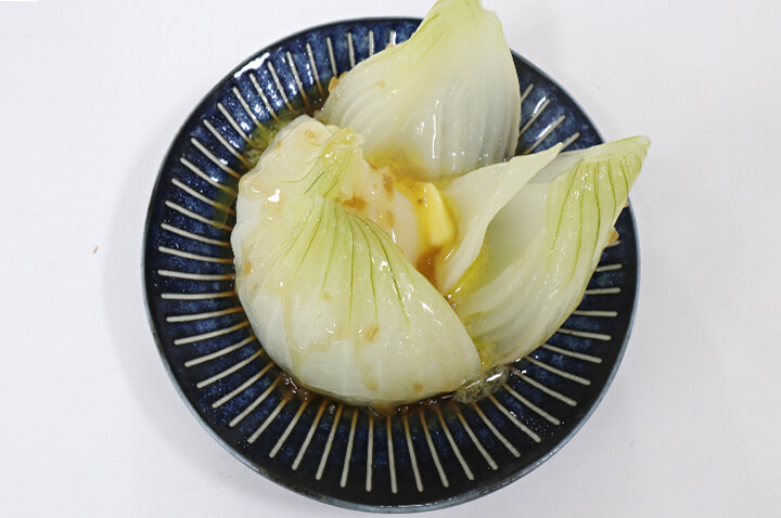 新玉ねぎの丸ごとバターポン酢