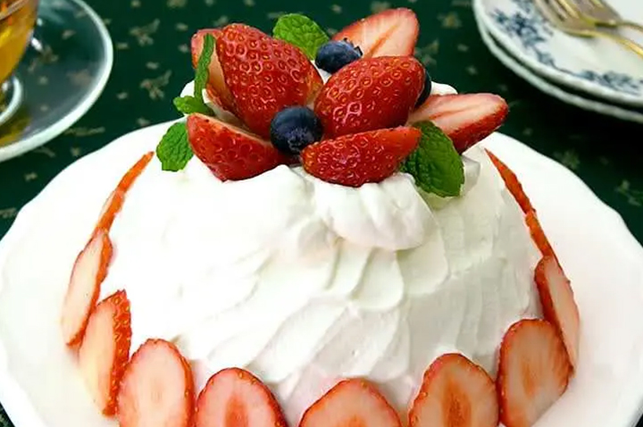 手軽に作る！ いちごのドームショートケーキ