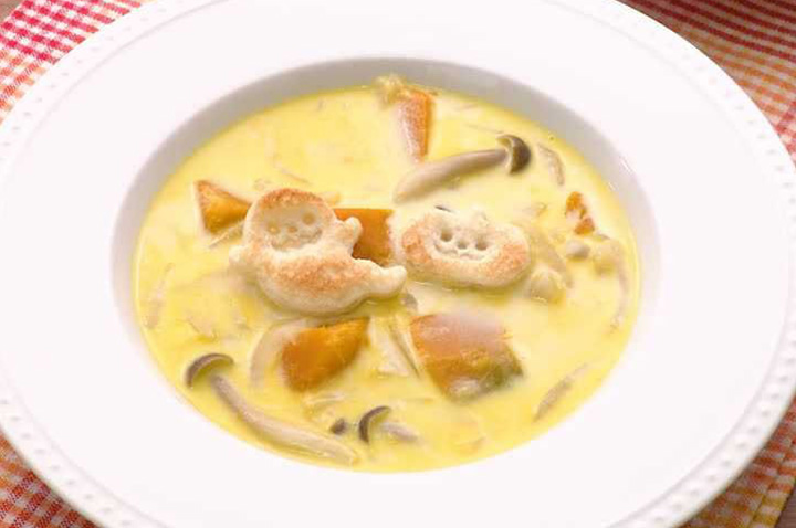 ほっこり優しい甘さ♪ かぼちゃとしめじのクリームスープ