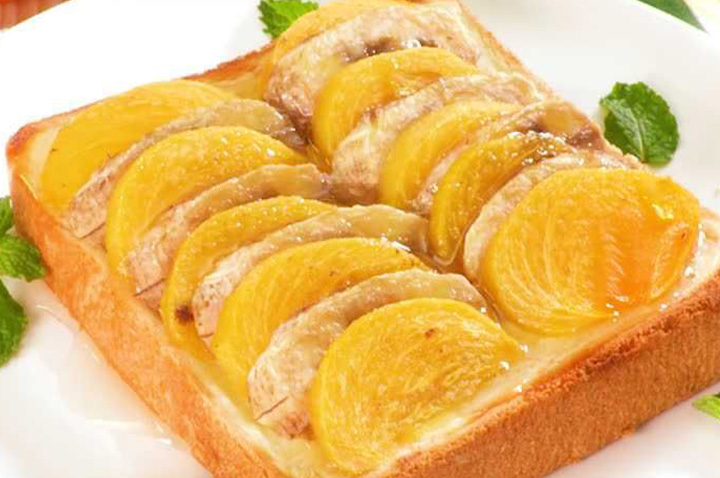 相性抜群◎ 柿とバナナのトースト