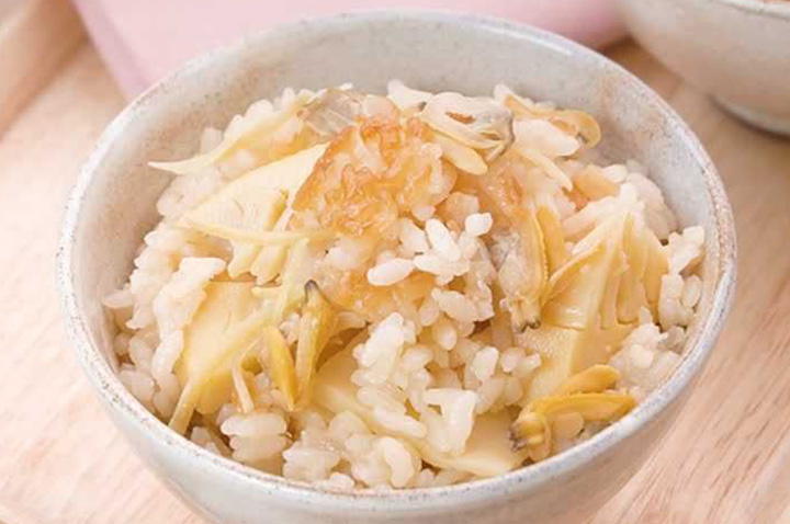 旨味たっぷり♪あさりと筍の炊き込みご飯