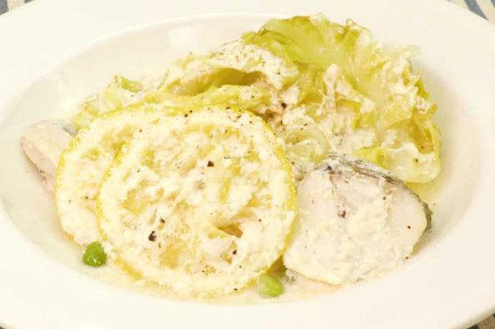 ふんわりさっぱり♪ タラとキャベツの豆乳レモン煮