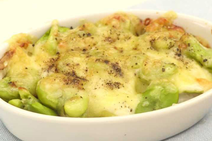 とろ〜りチーズ♪ そら豆と玉ねぎのチーズ焼き