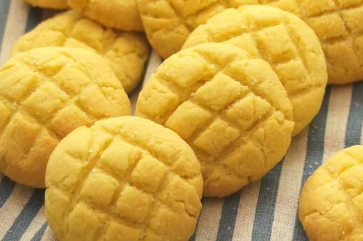 材料4つでサクふわ食感！メロンパンクッキー